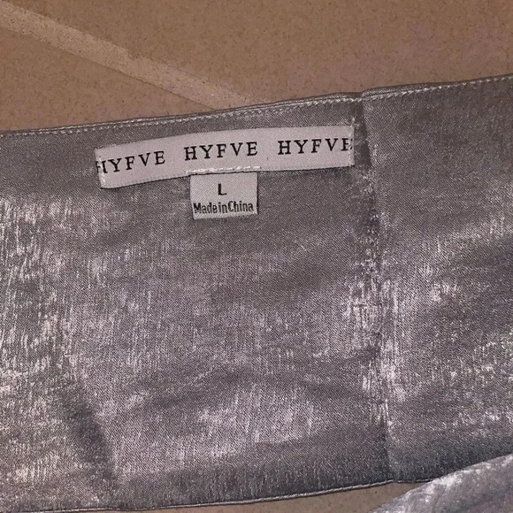 HYFVE CROPPED MULTI WAY WRAP TOP WITH ADJUSTABLE STRAPS SILVER  SIZE LARGE - Picture 15 of 16